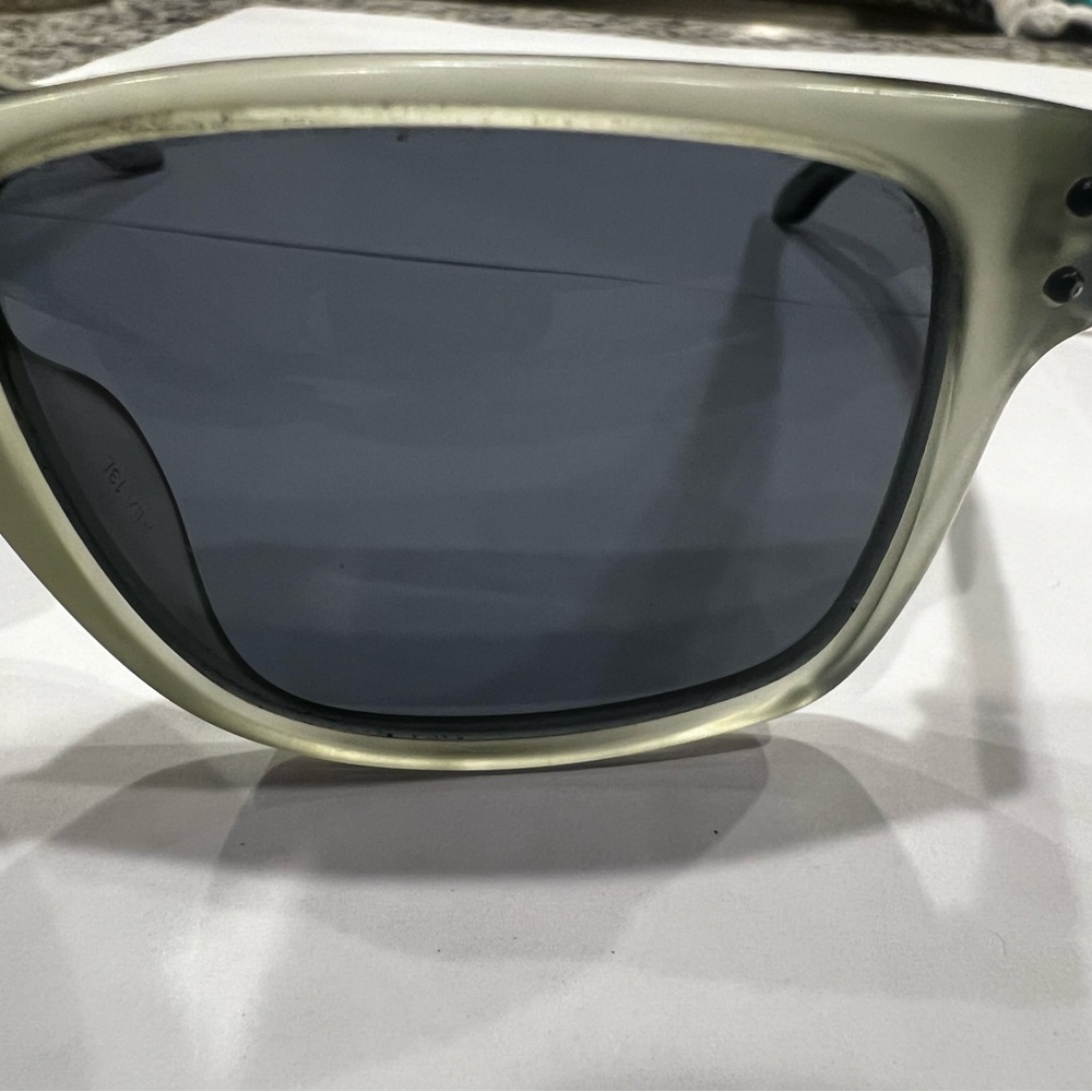 OO2048-05 Oakley Holbrook LX Green Sunglasses - Picture 4 of 5